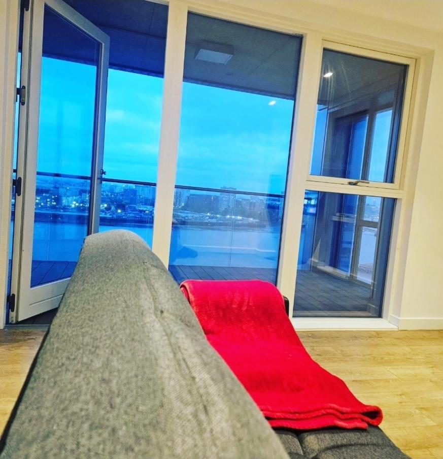 Riverside- Greenwich O2 Arena 2bed Flat London